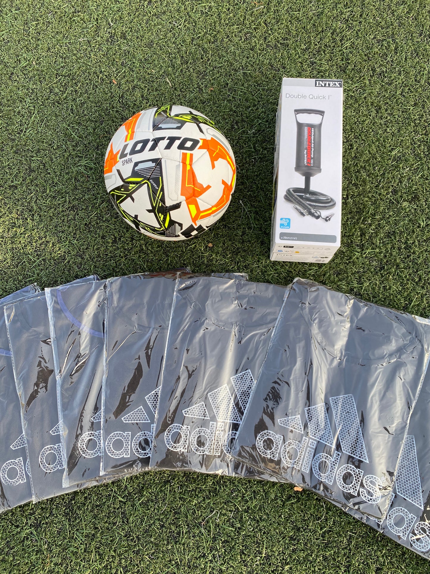 باك 9 تيشرتات + كرة قدم + مضخة