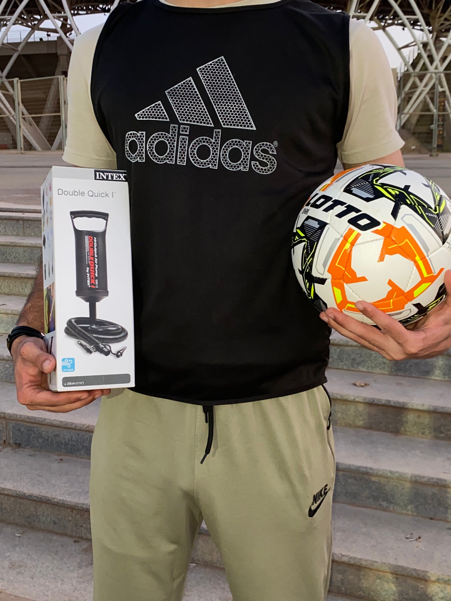 باك 9 تيشرتات + كرة قدم + مضخة